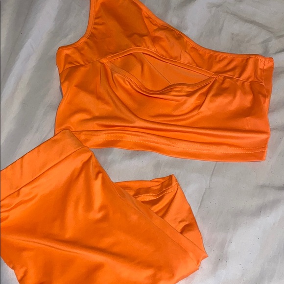 Two Piece Short Set - Picture 2 of 3